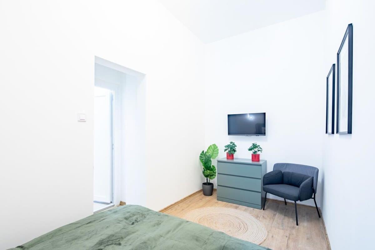 Central - New - Comfy Ac Studio 布达佩斯 外观 照片