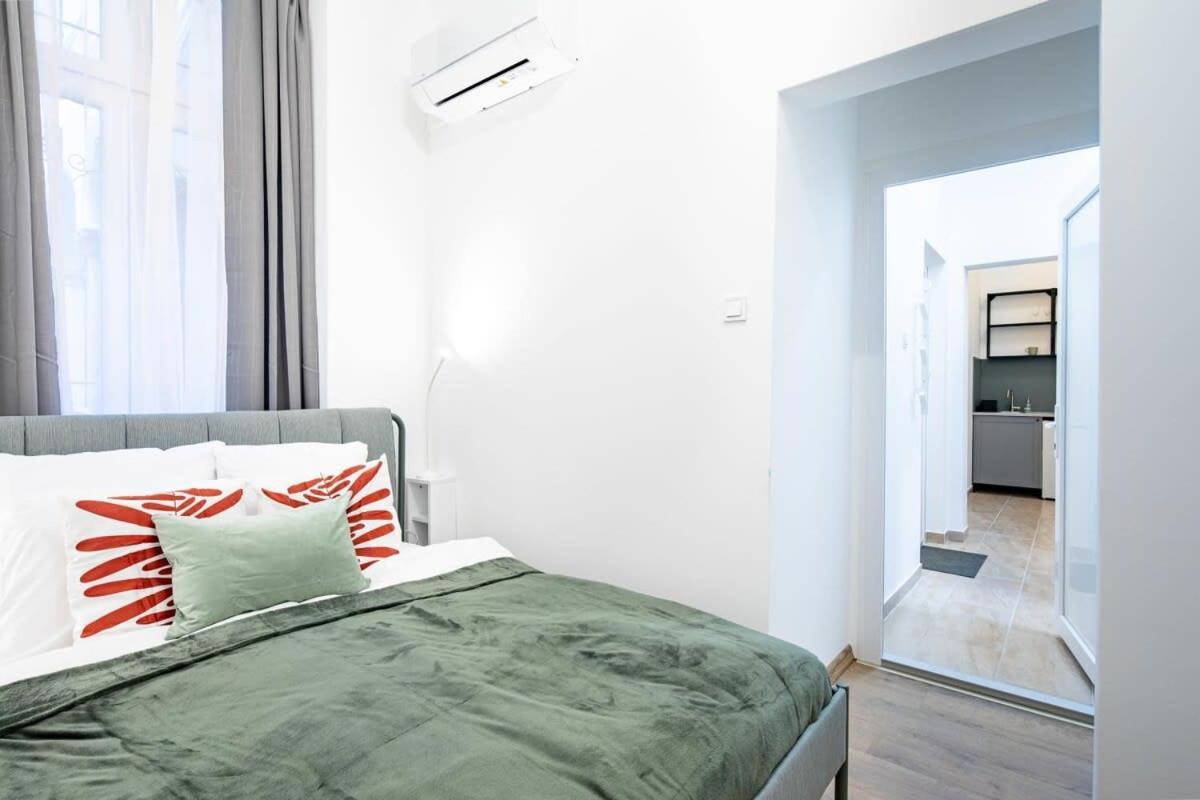 Central - New - Comfy Ac Studio 布达佩斯 外观 照片