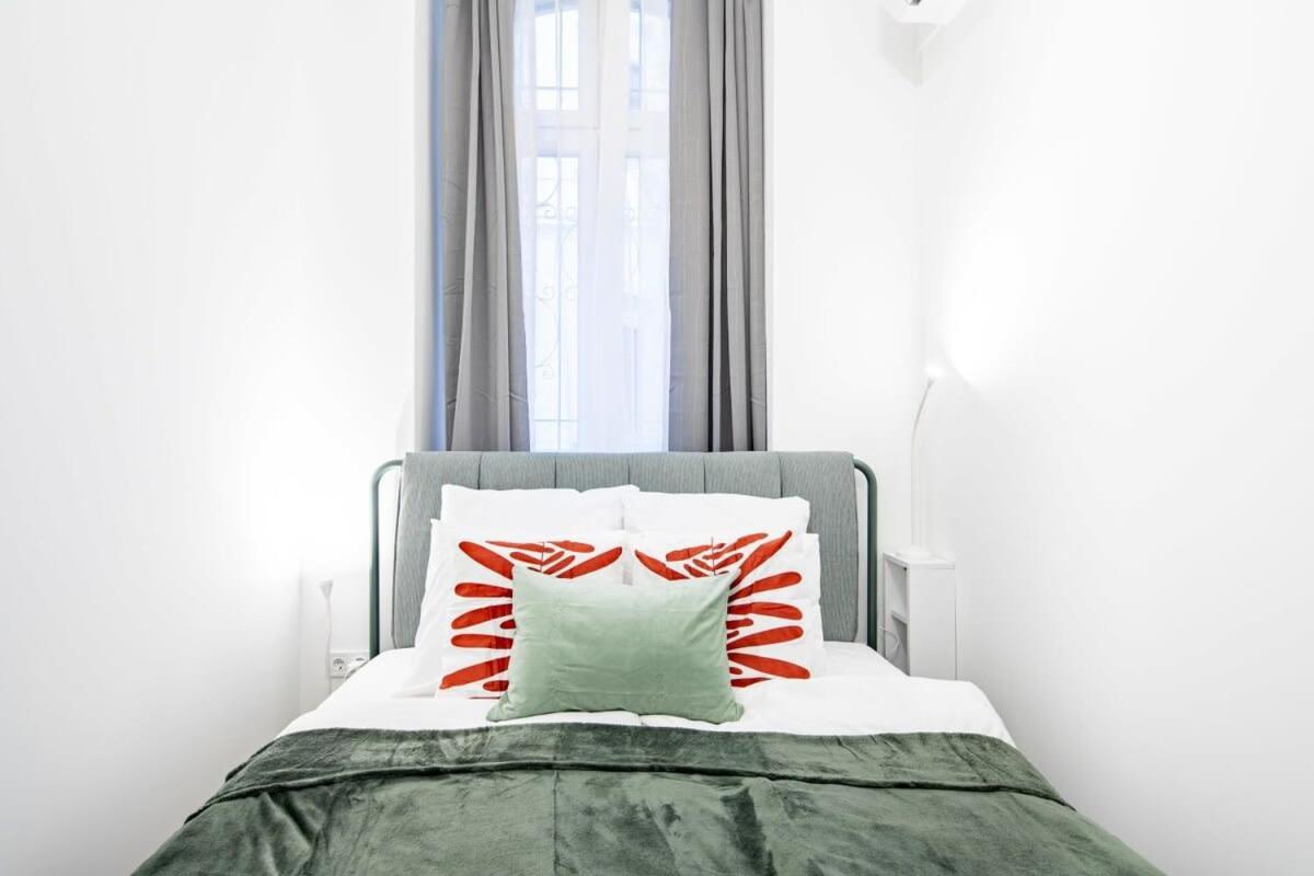 Central - New - Comfy Ac Studio 布达佩斯 外观 照片