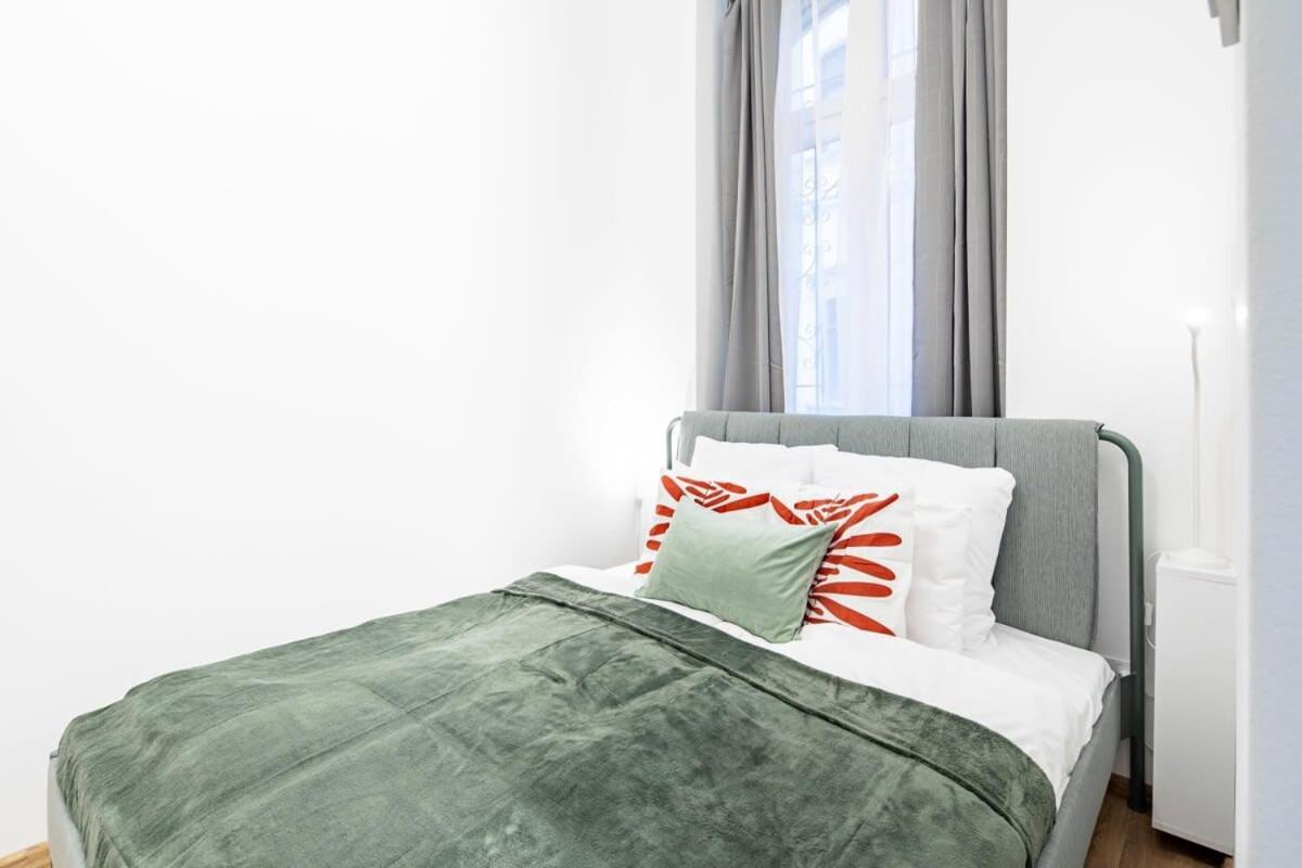 Central - New - Comfy Ac Studio 布达佩斯 外观 照片
